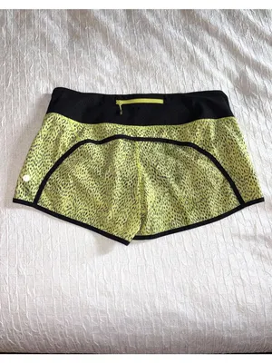 EXCELLENT Lululemon Run Speed Low Rise Shorts Lined Dash Yellow Black 8 thumbnail 5