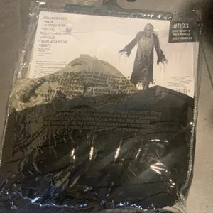 Adult Mummy Costume Size Medium 6-8 Halloween‎ Mask, Robe, & Gloves thumbnail 2