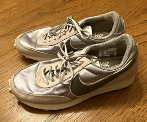 Nike Daybreak SE Athletic Club Women’s Light Smoke Sneakers DN3399-001 thumbnail 1