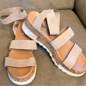 Steve Madden Elastic Platform Sandals thumbnail 4