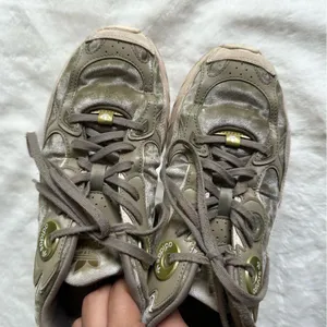 Adidas Astir Green Sneakers Women’s Size 9.5 thumbnail 16