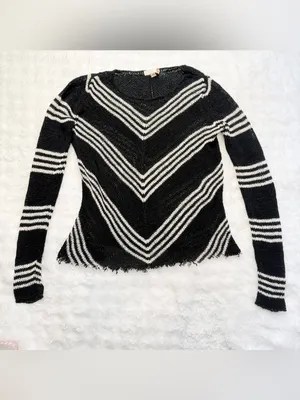 G by Guess Women's Black & Cream Chevron Fringe Crewneck Sweater Size XS thumbnail 2