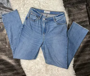 Abercrombie & Fitch 90s Straight Ultra High Rise Curve Love Jeans Soft Girl Alt thumbnail 1