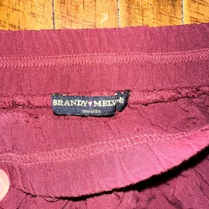 Brandy Melville maroon O/S flowy gathered elastic waist mini skirt thumbnail 2