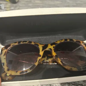 Versace Leopard Print Sunglasses thumbnail 2