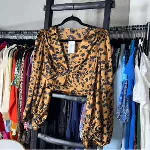 Windsor Chic Look Leopard Print Satin Puff Sleeve Crop Top Medium New NWT thumbnail 5