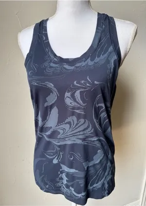 Athleta Medium Momentum Tank Seamless thumbnail 1