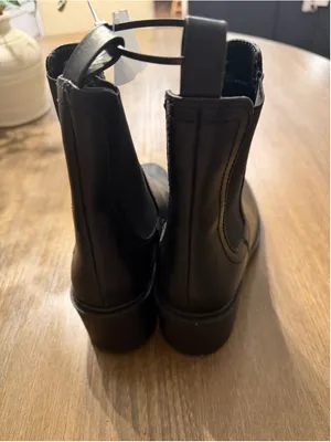 Black Loren Ankle Boots Size 6.5 J.F. J. Fear thumbnail 3