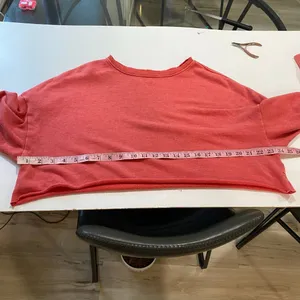 BDG Cropped Sweatshirt Medium Coral Red Raw Hem Oversized Pullover thumbnail 6