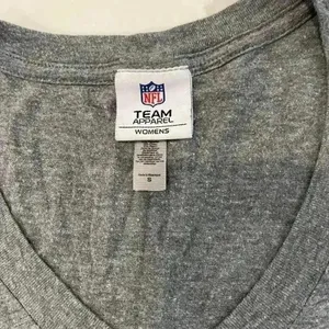 NFL Team Apparel Detroit Lions Gray Graphic V Neck Casual T Shirt Women’s Small thumbnail 3