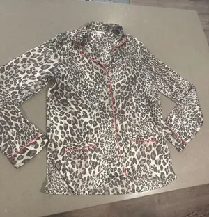 Victoria's Secret Leopard‎ Print Long Sleeve Pajama Top Pink Trim small thumbnail 1
