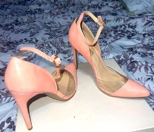 𝅺 Pointy Toe Pink Heels thumbnail 1