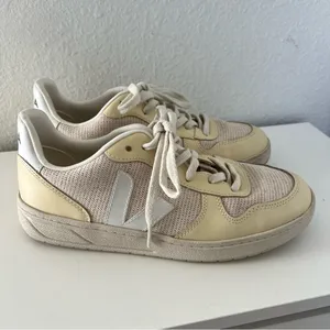 Veja V-10 J Mesh Sneakers in Jute White & Yellow thumbnail 3