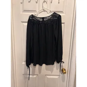 rue21 Womens‎ Black Lace Yoke Long Sleeve Boho Blouse Size L Tie Cuff Pullover thumbnail 5
