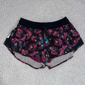 Lululemon Hotty Hot Shorts thumbnail 3
