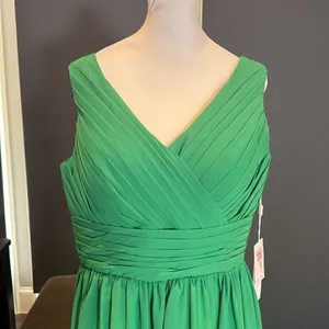 Women’s Green Chiffon V-Neck Short Formal Party Dress Zip Up Back Size L NWT thumbnail 2