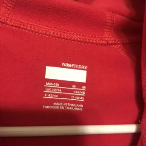 Nike Fit Dry Women’s Medium Pink Color Long Sleeve Hooded Pullover thumbnail 4