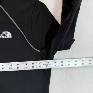 The North Face Pullover Lightweight 1/4 Zip Athletic Top‎ Black Gray Womens M thumbnail 2