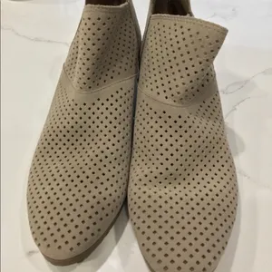 Like new suede booties Tan Size 9 thumbnail 3