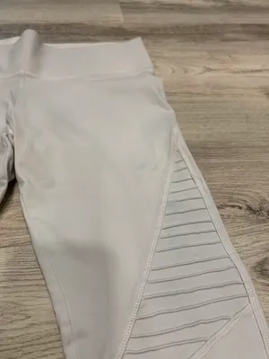 PINK Ultimate Cropped Leggings thumbnail 5