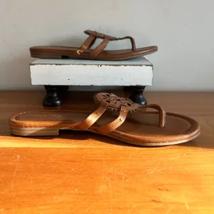 Circus NY Sam Edelman Women Cognac Brown Medallion‎ Thong Flat Sandals Size 7 thumbnail 4