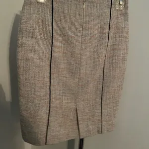 Like New Ann Taylor Petite skirt thumbnail 4