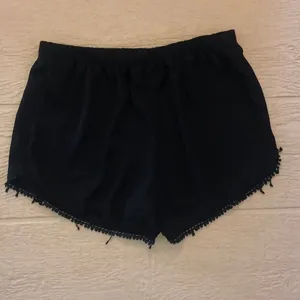 Express black stretchy shorts thumbnail 3