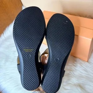 VJH Confort Rhinestone Sandals Size 7.5 Black thumbnail 7