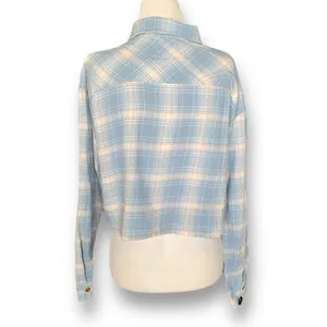Timing Women's Blue Plaid‎ Flannel Cropped Long Sleeve Button Down Shirt Small thumbnail 3
