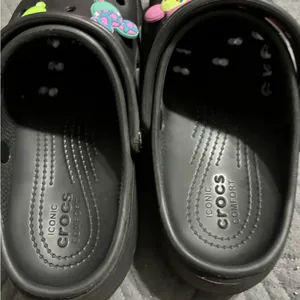 Black platform crocs with Disney charms W7 thumbnail 5