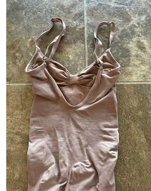 Skims Seamless Sculpt Mid Thigh Bodysuit Clay Size Small thumbnail 8