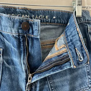 American Eagle Sz 4 Short The Perfect Vintage Wide Leg Selvedge Jeans High Rise‎ thumbnail 3