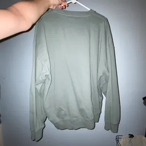 Brandy Melville sweatshirt thumbnail 5