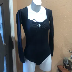 Abercrombie and Fitch black long sleeve bodysuit thumbnail 2