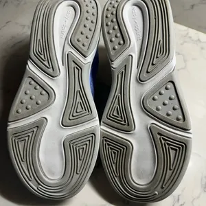 Easy Spirit Blue and White Athletic Shoes with Cushioned Sole thumbnail 4