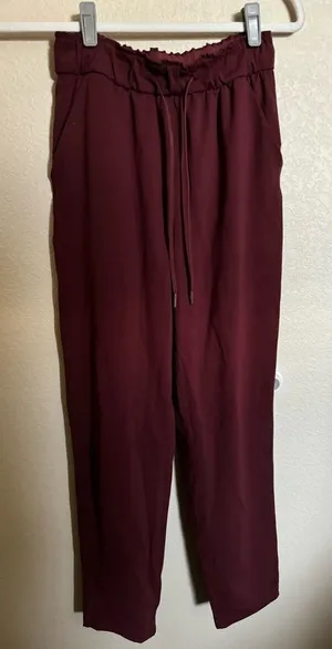 Lululemon Keep Moving‎ 7/8 Pant Size 4 in Red Cassis thumbnail 1