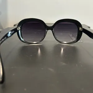 Black Sunglasses thumbnail 5
