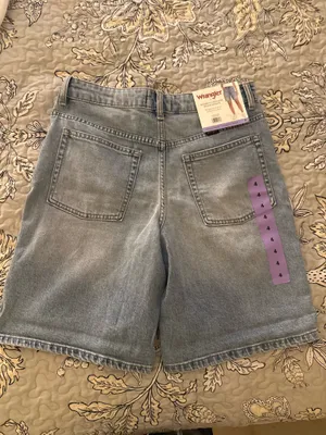 Wrangler baggy, light wash shorts thumbnail 2