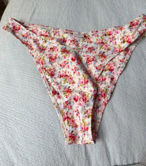 Strawberry milk mob bikini bottom Pink Size L thumbnail 1