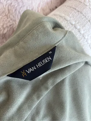Vintage Van Heusen Button Down Shirt | Medium thumbnail 6
