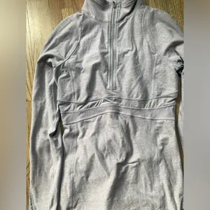 Lululemon 1/4 zip light purple sweatshirt 8 thumbnail 2