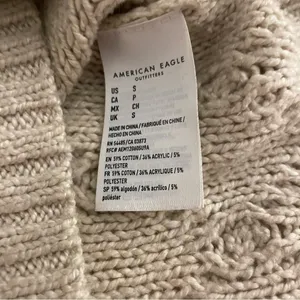American Eagle Cable Knit Long Sleeve Cropped Sweater, Tan/Beige, Size S, EUC thumbnail 11