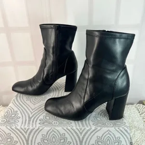A New Day Tan Almond Toe Side Zip Block Heel Janelle Ankle Dress Bootie Size 11 thumbnail 3