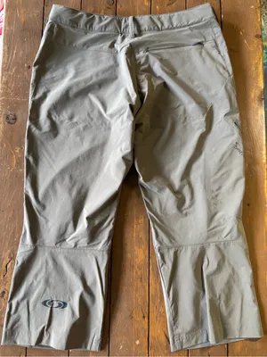 Salomon lightweight hiking pants or capris made with ActiLite fabric thumbnail 4
