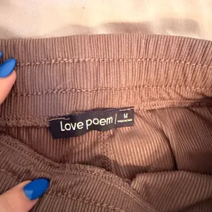 Wide-Leg Women’s Pants in Taupe thumbnail 3