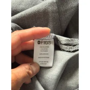 FIGS‎ Women's Technical Collection Scrub Top Gray Short Sleeve V Neck Sz Small thumbnail 3