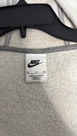 Gray Nike Zip-Up thumbnail 4