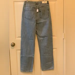 PacSun Light Blue Straight Leg Women's 90’s Boyfriend Jeans. Size-30 thumbnail 4