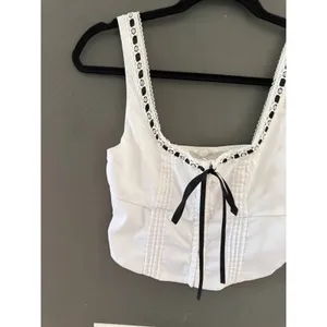 MINE Womens White‎ Corset Crop Top Lace Trim Black Ribbon Hook Eye Front Medium thumbnail 2