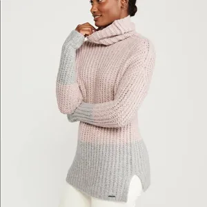 Abercrombie ✨ Women's Turtleneck Sweatet✨ thumbnail 3